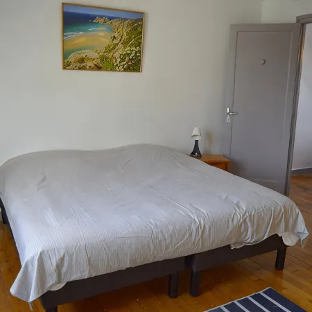MORGAT 70 meters Beach, 8 people with garden and parking