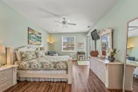 Private Pool Home Hideaway in Palm Aire. Close to all Sarasota has to offer. - Private Pool