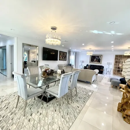 Relax with whole family at peaceful place and enjoy easy access to everything.
