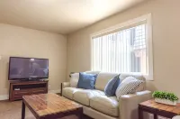 Updated 2-bedroom condo with pool - ห้องครัว
