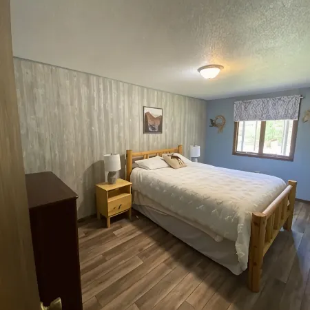 Newly remodeled cabin on quiet lake w/no public access in Spooner, WI.