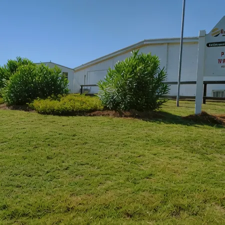 Relax Inn Perry National Fairgrounds Area I-75