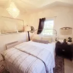 Water view, king bed, 3 min. to beach, near downtown, full kitchen, pet friendly - con encanto