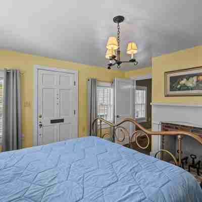 Historic District: Downtown New Bern Rooms