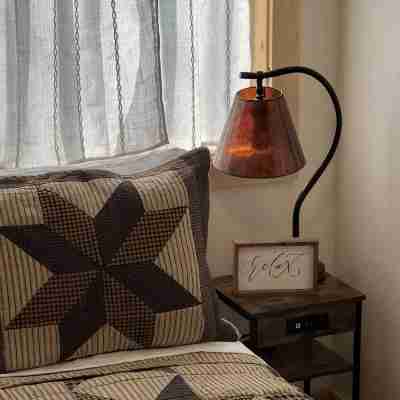 Downtown Bozeman Bungalow, pet friendly with private fenced yard Rooms