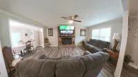 Spacious 5-bedroom house in awesome West Columbia with WiFi, AC - 4-Star