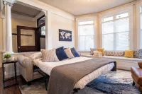Modern Meets Vintage! 5 Bedrooms. Game Room, Patio, Fun!
