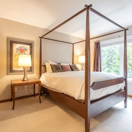 Whistler Village Premier Condo Ski-In Walk Up- Bike Park Direct Access - Hot Tub