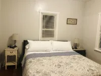 CLOSE TO ARK, SPARKLING CLEAN, BIG FAMILIES, CABLE, KING BED, BACK YARD - 4-Star