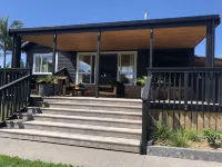 Raglan Escape: Unique holiday home right in the heart of Raglan