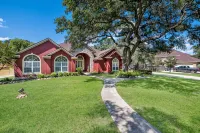 NEWLY REMODELED!! One Story with POOL and Hot Tub - Private Pools