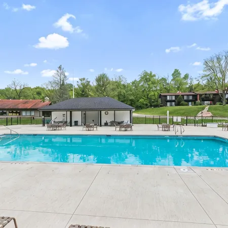 7 mins from your waterfront deck to downtown! Peaceful, private, roomy.