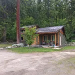 Family friendly 2 bdrm/ 3 bed  home mins from sandy beaches and downtown Nelson! - 4 tähden