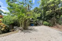 Treehouse Hideaway in Tamarindo Jungle with Pool & Open-Air Living Room - مسبح خاص
