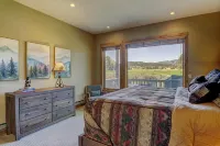 Amazing Mountain Views, Walk to Ski Shuttle! in the Heart of Big Sky Golf - Parvekkeita