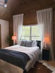 Cozy Rocky Mnt. Chalet/Spa, private lake, close to Denver, RedRocks, Outdoor fun - Chalets