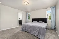 Spacious and Peaceful 4BR/2.5 House with Modern Comforts and Private Yard
