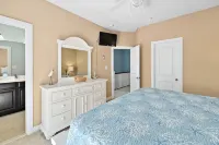 🏖️BAY VIEW TOWN HOME WEST OC SPACIOUS 3 BD/4 BA POOL  DOG FRIENDLY  FREEWIFI 🩴 - Pools