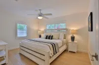 Beautiful Remodeled Pool Home in the Heart of Downtown Delray Beach! - 프라이빗 풀