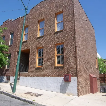 Downtown Memphis Private Garage & Roof Top Patio Walk 2 blocks to Beale Street