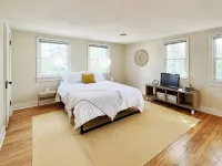 4 Bed/4 Bath Historic Downtown Parkville Home - 3 estrellas