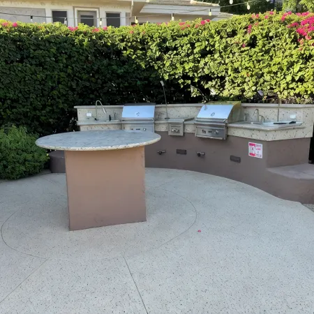 3-bedroom condo in beautiful Scottsdale with AC, WiFi, fitness room