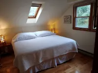Spacious and Comfy, King Bed, Double Futon Sofa, Kitchen, Near Colgate, 7 Oaks - 3-Star
