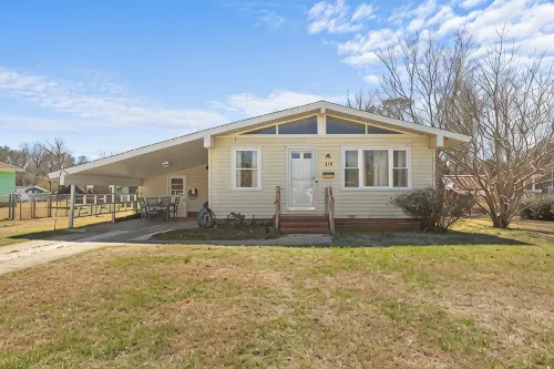 3Bed 1.5 Bath 10 Min to Base - 3-Star