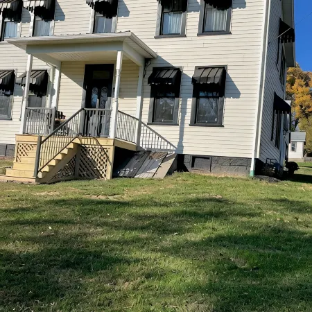 Entire remodeled farmhouse. Отели в г. Венанго Каунти