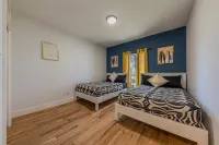 Modern luxury home - on 1/2 acre near Kalahari - 4성급