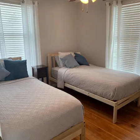 Cozy Lakefront Home - 278 Five Star Reviews - Kayaks, Sunsets & Panoramic Views