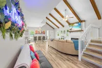 Charming 3-Bedroom Tropical Retreat with Private Salt Water Pool - 4-Star