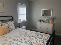 Beautiful farmhouse overlooking water with beach access on a private estate - Wifi