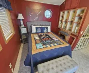 Lakehouse with Game Room, Direct Water Access, and Kayaks Included! - Homestays