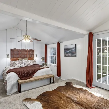 Sleeps 10! Country Cabin w/ Playground, Hammock & Chickens
