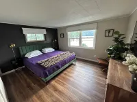 Remodeled Family Cottage with Lake Views Close to Wineries, Hiking & Tons More - 4 tähden