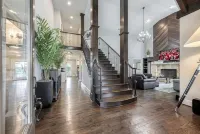 Luxe 38-Acre Homestead Near Gainesville: 5BR/7BA, 2 Kitchens, Animals & More! - ブティック