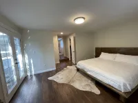 Cheerful & private 3 bedroom Shoreline home. - Wifi