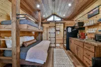 Asheville Tackle Box Tiny House - Chalets