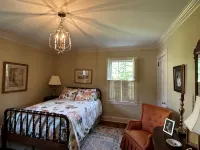 Charming 3 bedroom home - 3つ星