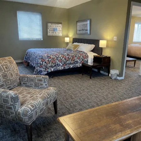 Historic innkeeper's apartment above a brewery taproom Hotels in Superior