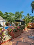 Hotelito Swiss Oasis, Playa Zicatela - Adults Only - Kitchen - Cocina - parking