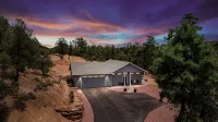 2 bedroom modern home in a private neighborhood10% weekly/15% monthly discount - 3-Star