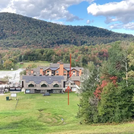 Ground floor entry with ski in/out access to Pico & FREE shuttle to Killington