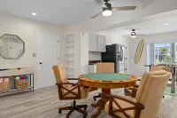 Water Front/ Free Heated Salt Water Pool/Game Room/Amenities Galore - Boutique