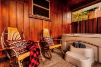 1-Mile to Main Attractions! September Specials- Hot Tub- Arcade & Games - Tiny houses