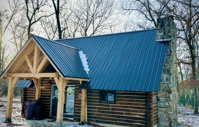 Tranquil Log Cabin adjacent to Mark Twain National Forest + minutes to the river