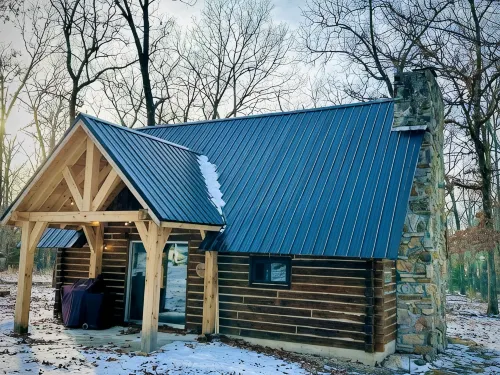Tranquil Log Cabin adjacent to Mark Twain National Forest + minutes to the river - 3つ星