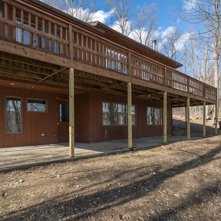 ★Cabin: Pet/Family Friendly, Hot Tub, Large Deck★