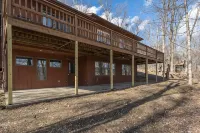 ★Cabin: Pet/Family Friendly, Hot Tub, Large Deck★ - Alphydda
